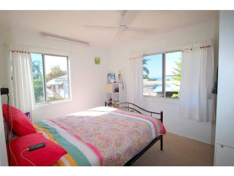 39 Cutten Street, Bingil Bay QLD 4852