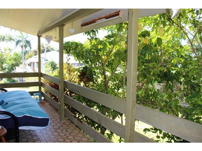 39 Cutten Street, Bingil Bay QLD 4852