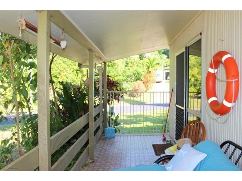 39 Cutten Street, Bingil Bay QLD 4852