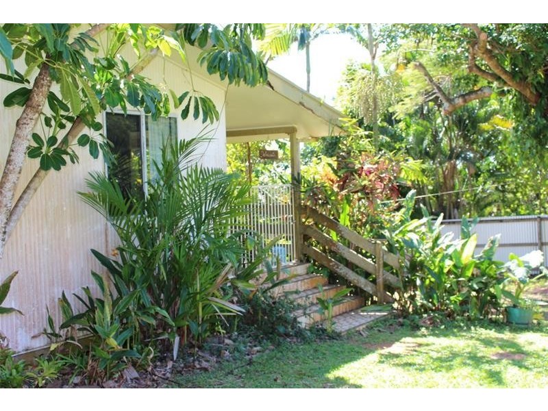 39 Cutten Street, Bingil Bay QLD 4852