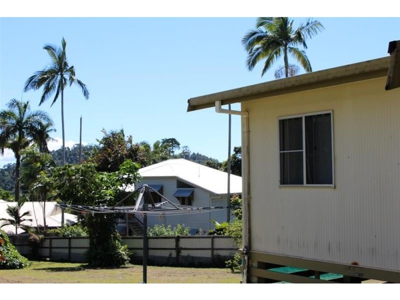 39 Cutten Street, Bingil Bay QLD 4852