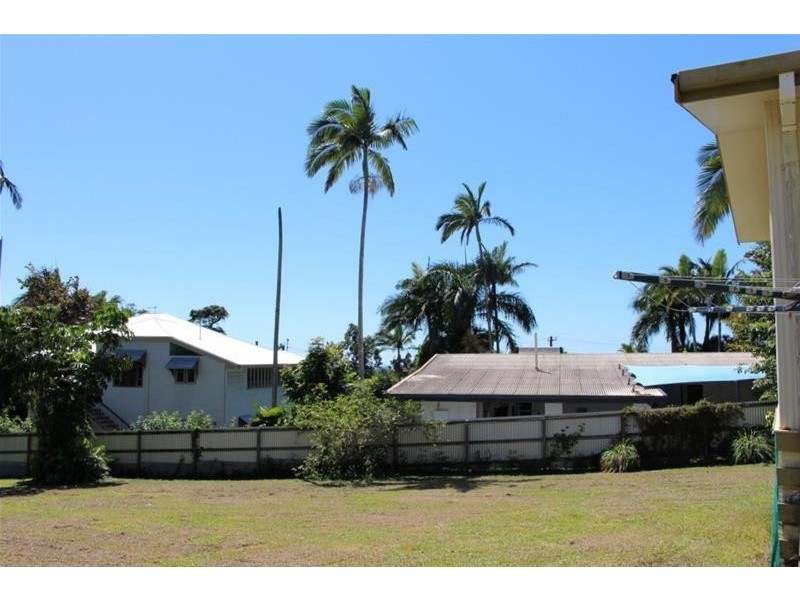 39 Cutten Street, Bingil Bay QLD 4852