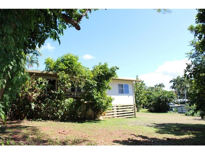 39 Cutten Street, Bingil Bay QLD 4852
