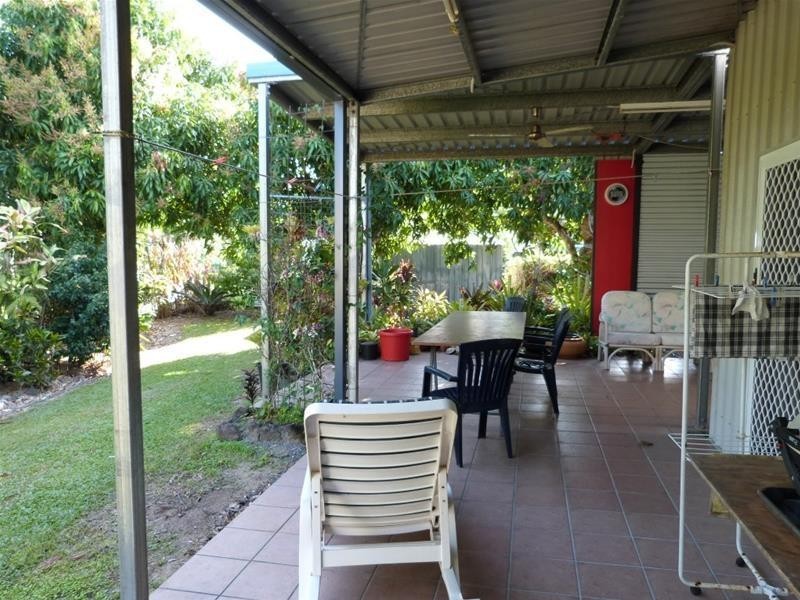 28 Melaleuca Drive, Tully Heads QLD 4854