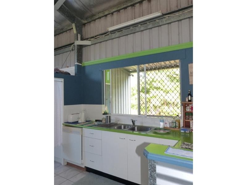 28 Melaleuca Drive, Tully Heads QLD 4854