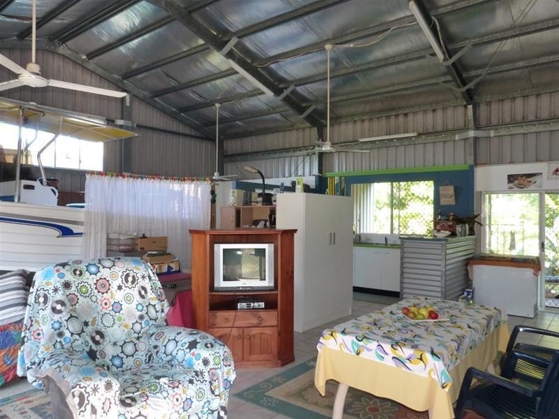 28 Melaleuca Drive, Tully Heads QLD 4854