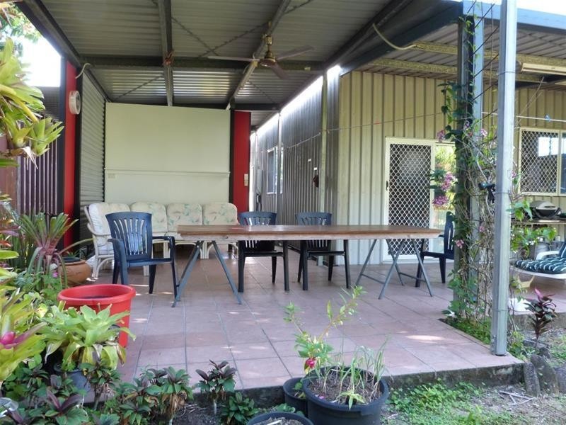 28 Melaleuca Drive, Tully Heads QLD 4854