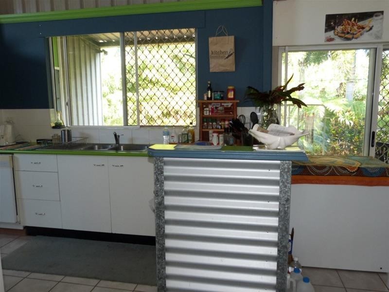 28 Melaleuca Drive, Tully Heads QLD 4854