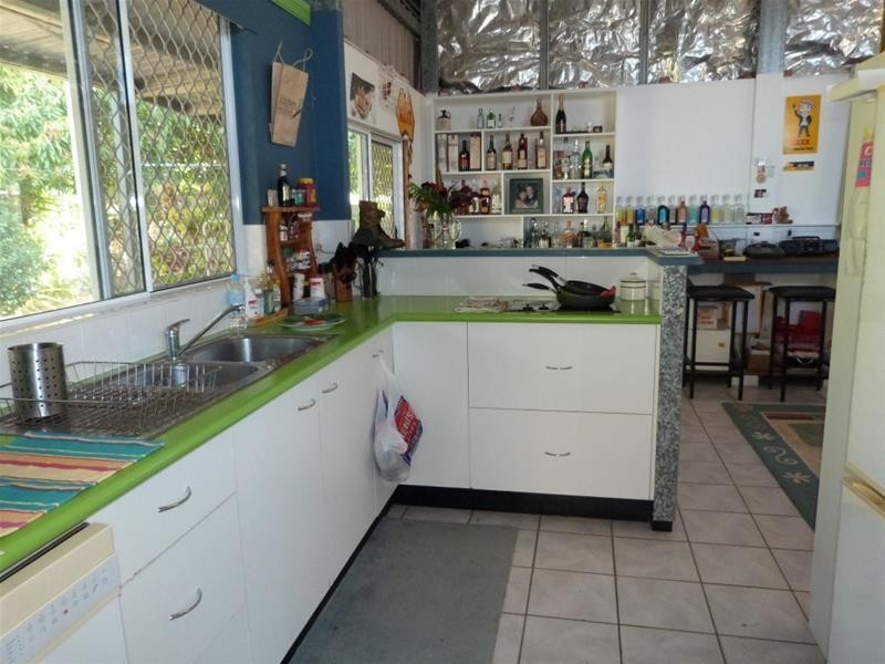 28 Melaleuca Drive, Tully Heads QLD 4854