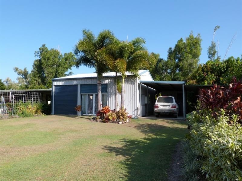 28 Melaleuca Drive, Tully Heads QLD 4854