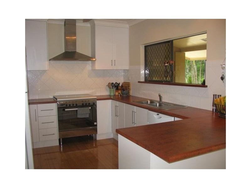 10 Wall Street, South Mission Beach QLD 4852