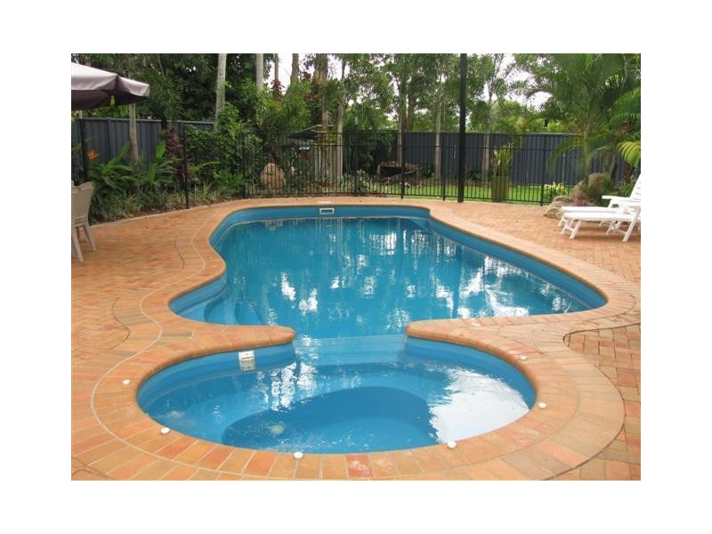 10 Wall Street, South Mission Beach QLD 4852