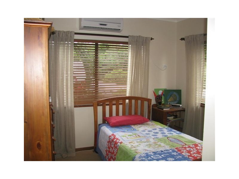 10 Wall Street, South Mission Beach QLD 4852