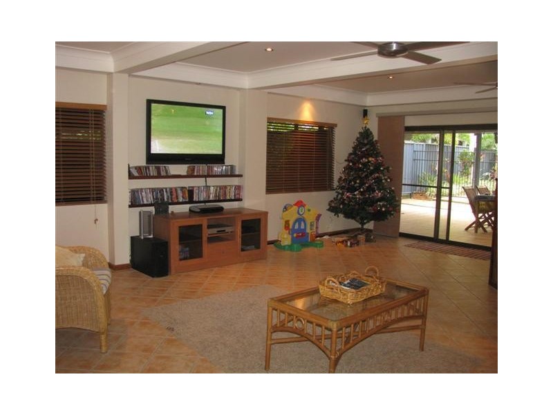 10 Wall Street, South Mission Beach QLD 4852