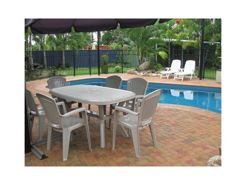 10 Wall Street, South Mission Beach QLD 4852