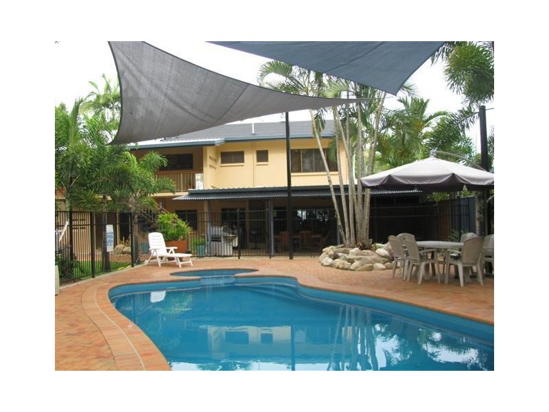 10 Wall Street, South Mission Beach QLD 4852