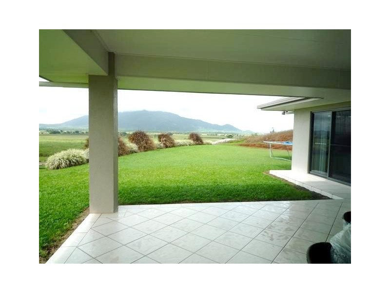 8 Stuart Drive, Feluga QLD 4854