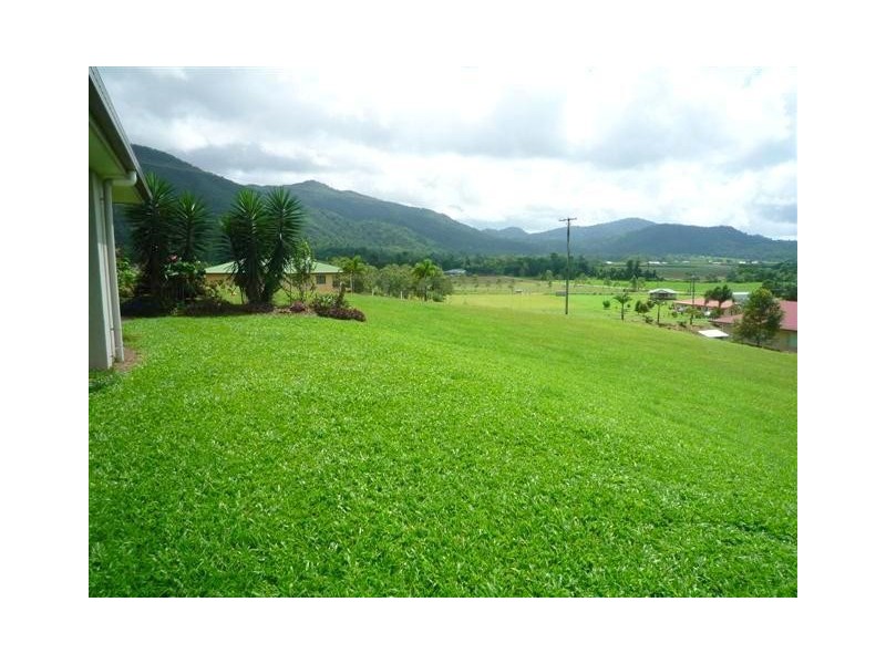 8 Stuart Drive, Feluga QLD 4854