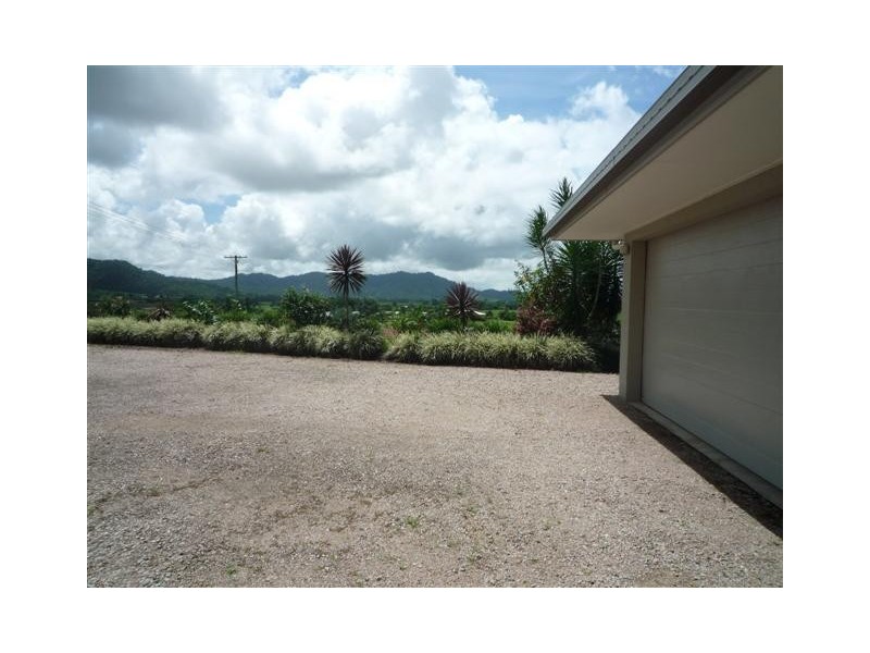 8 Stuart Drive, Feluga QLD 4854