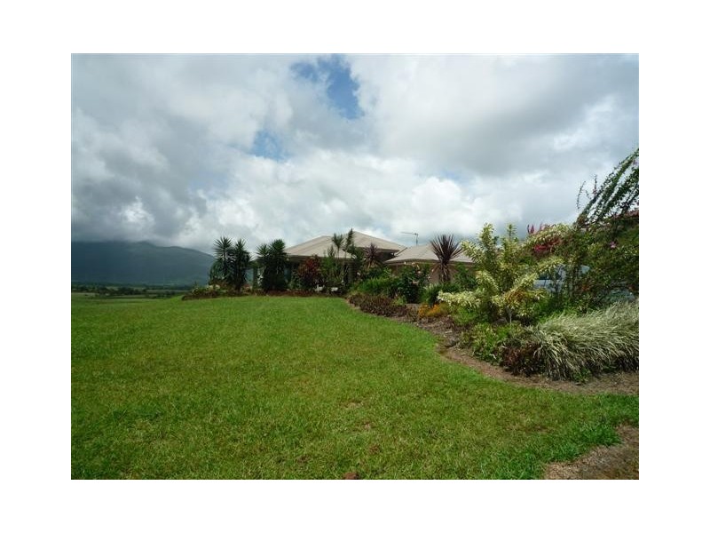 8 Stuart Drive, Feluga QLD 4854