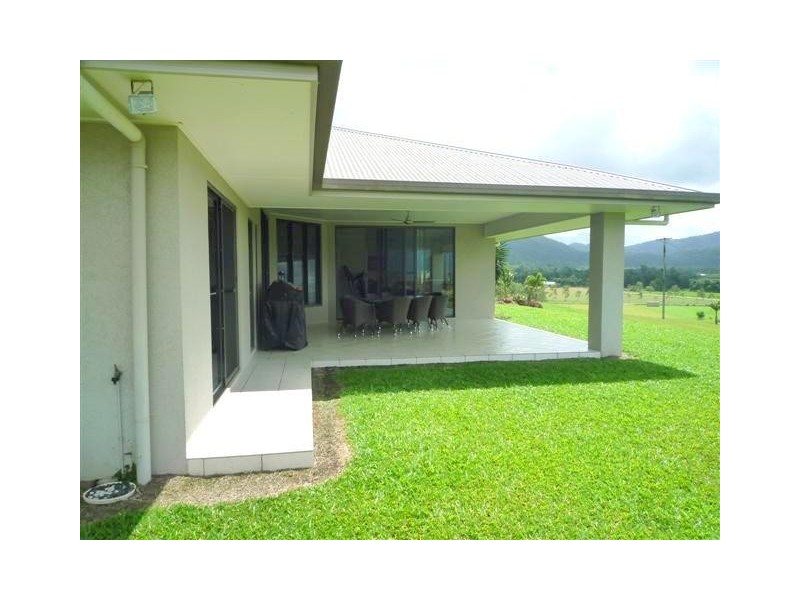 8 Stuart Drive, Feluga QLD 4854