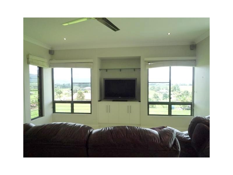 8 Stuart Drive, Feluga QLD 4854