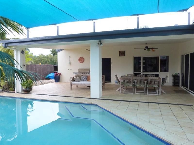 42 Holland Street, Wongaling Beach QLD 4852