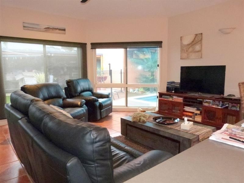 42 Holland Street, Wongaling Beach QLD 4852