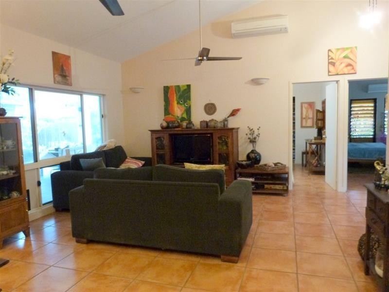 42 Holland Street, Wongaling Beach QLD 4852