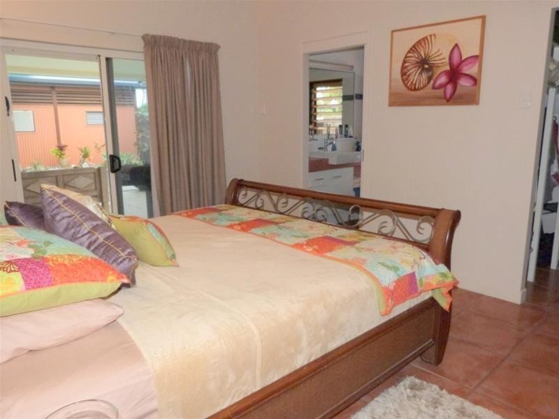 42 Holland Street, Wongaling Beach QLD 4852