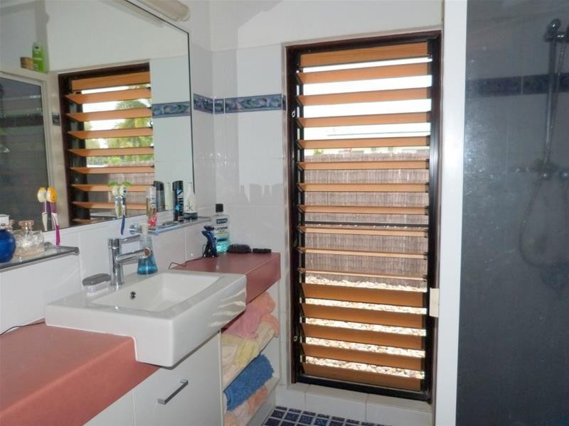 42 Holland Street, Wongaling Beach QLD 4852