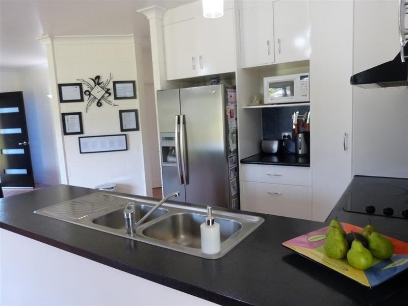 2 Corbett Close, Bulgun QLD 4854