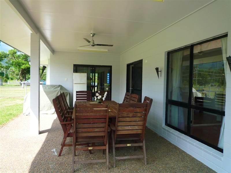 2 Corbett Close, Bulgun QLD 4854