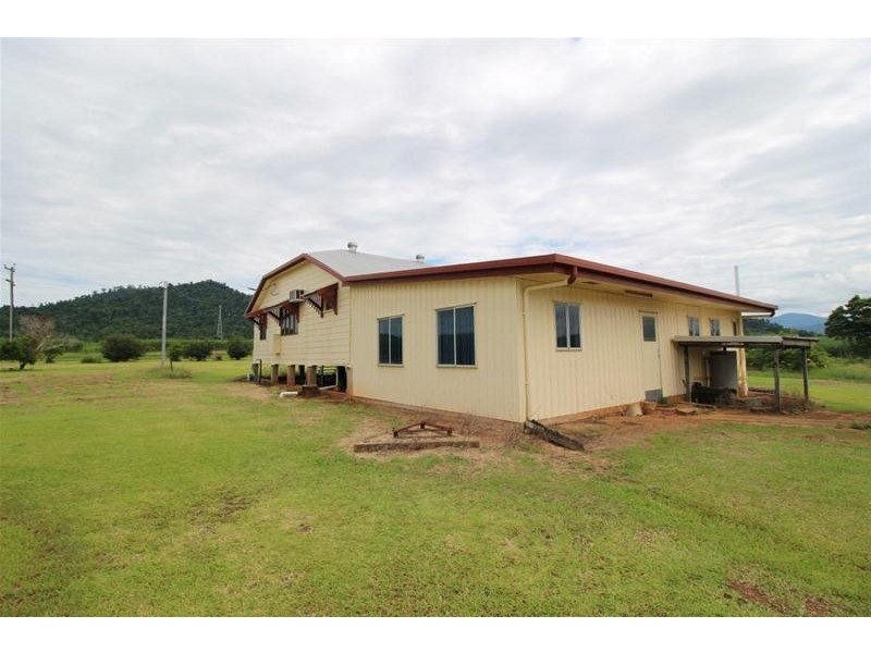 2098 Innisfail-Japoon Road, Bombeeta QLD 4871
