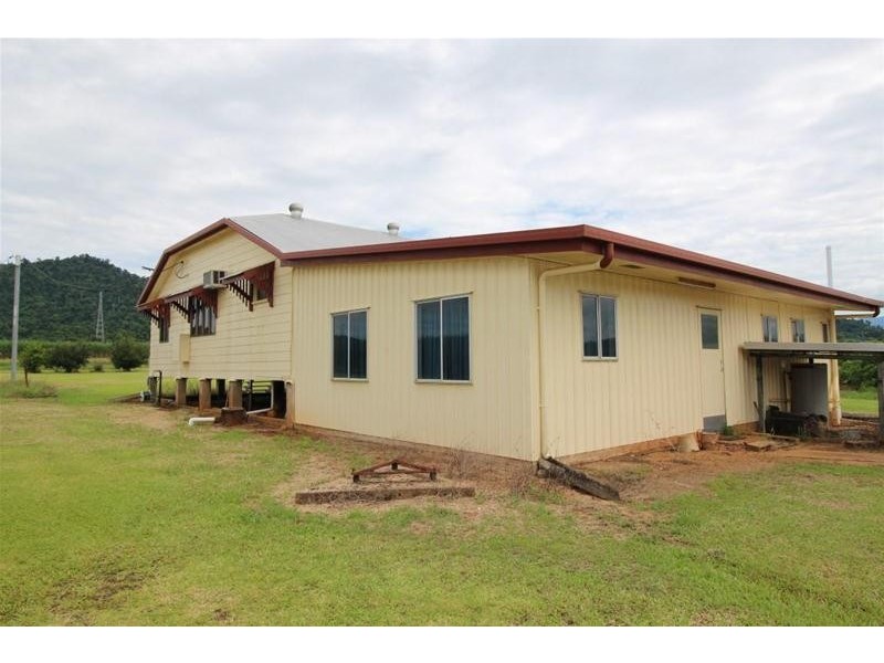 2098 Innisfail-Japoon Road, Bombeeta QLD 4871