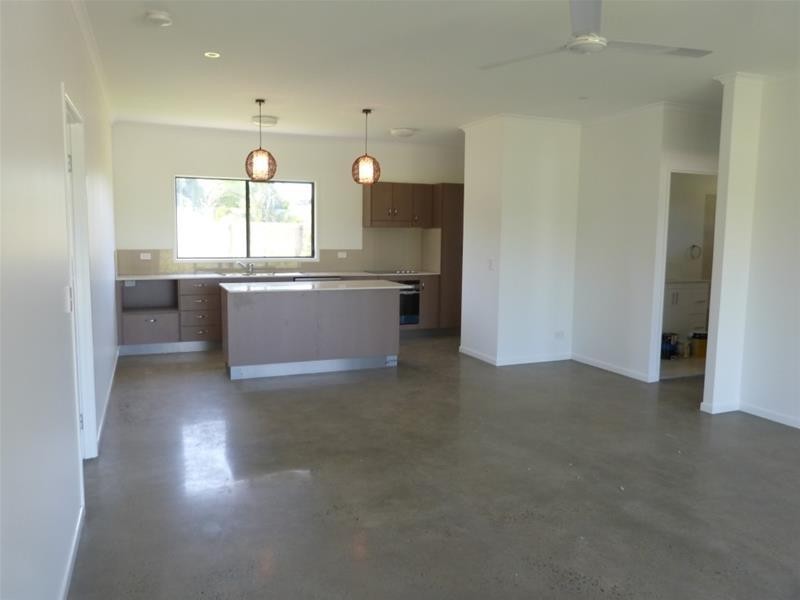 18 Casuarina Crescent, Mission Beach QLD 4852