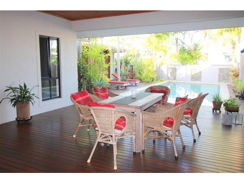 8 Conch Street, Mission Beach QLD 4852