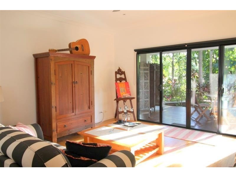 8 Conch Street, Mission Beach QLD 4852