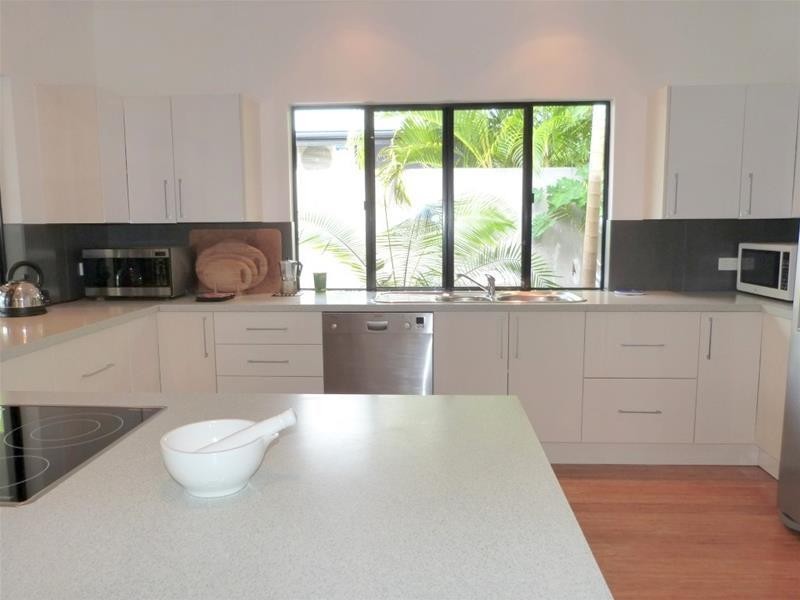 8 Conch Street, Mission Beach QLD 4852