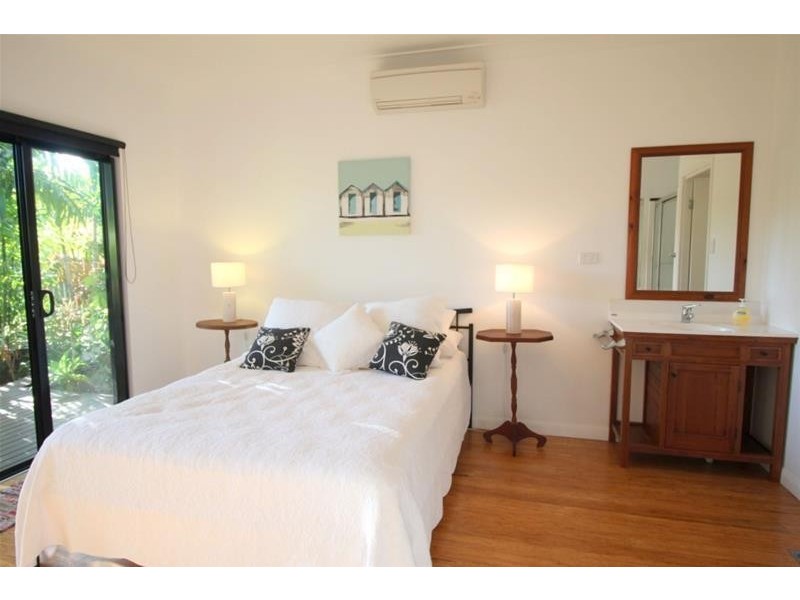 8 Conch Street, Mission Beach QLD 4852