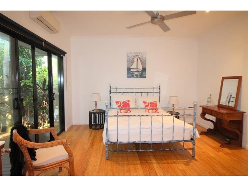 8 Conch Street, Mission Beach QLD 4852