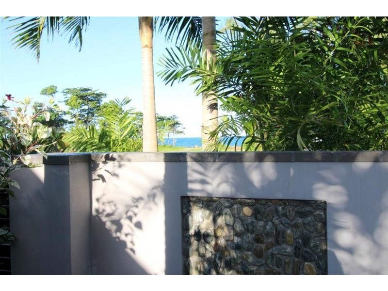 8 Conch Street, Mission Beach QLD 4852