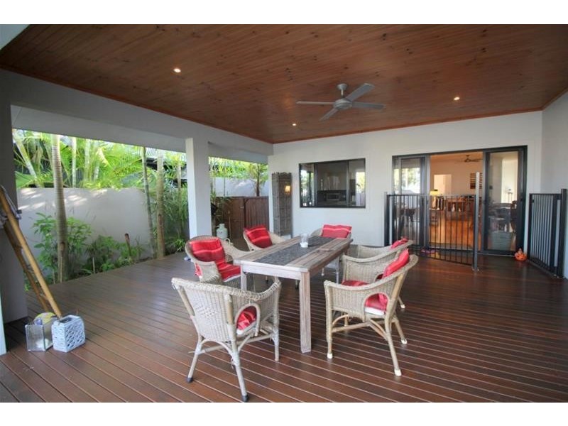 8 Conch Street, Mission Beach QLD 4852