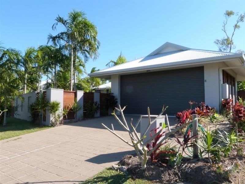 8 Conch Street, Mission Beach QLD 4852