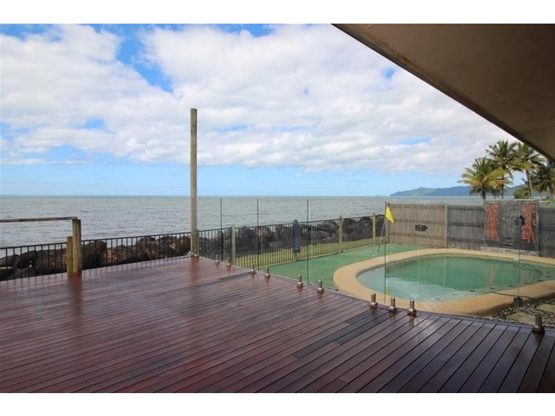 40 Elizabeth Street, Flying Fish Point QLD 4860