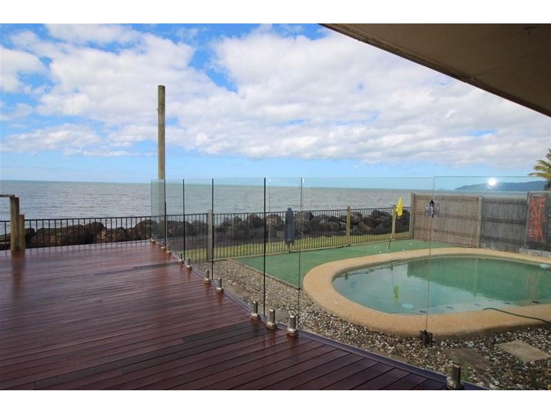 40 Elizabeth Street, Flying Fish Point QLD 4860