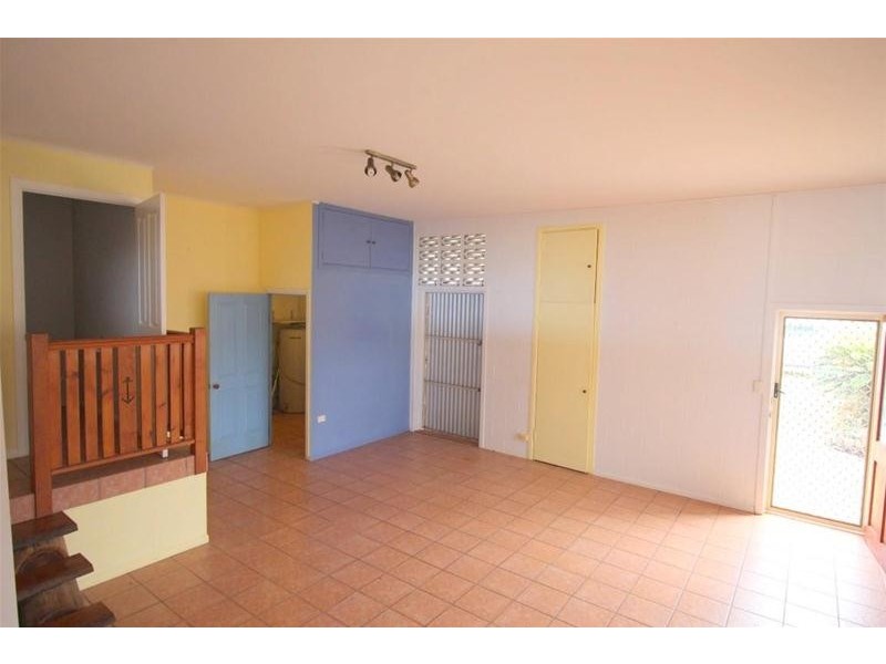 40 Elizabeth Street, Flying Fish Point QLD 4860