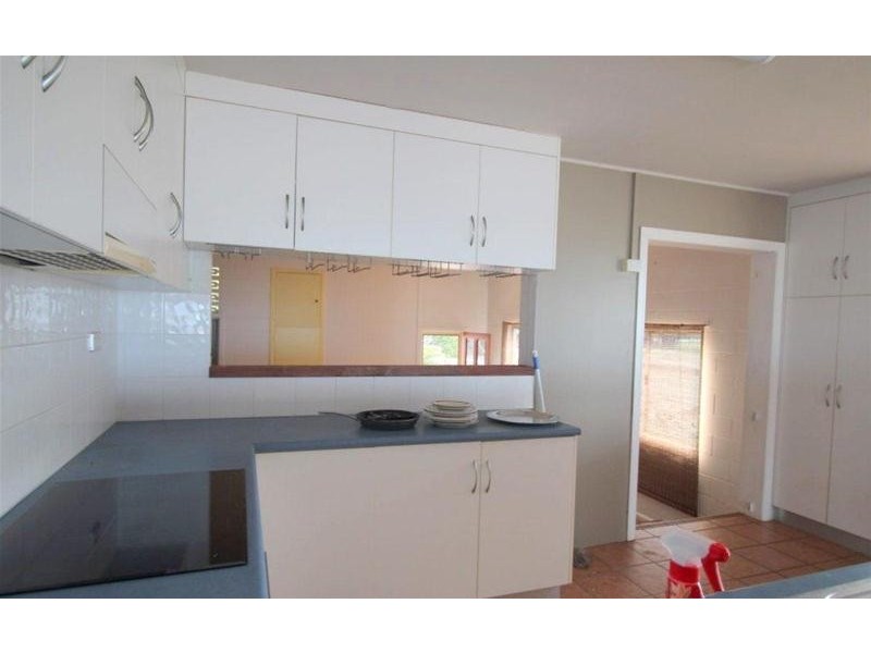 40 Elizabeth Street, Flying Fish Point QLD 4860