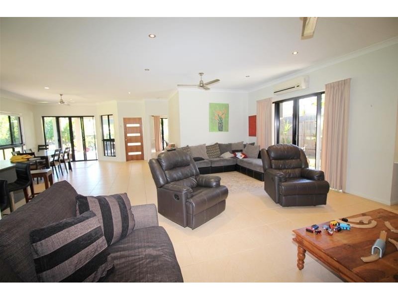 26 Southward Street, Mission Beach QLD 4852