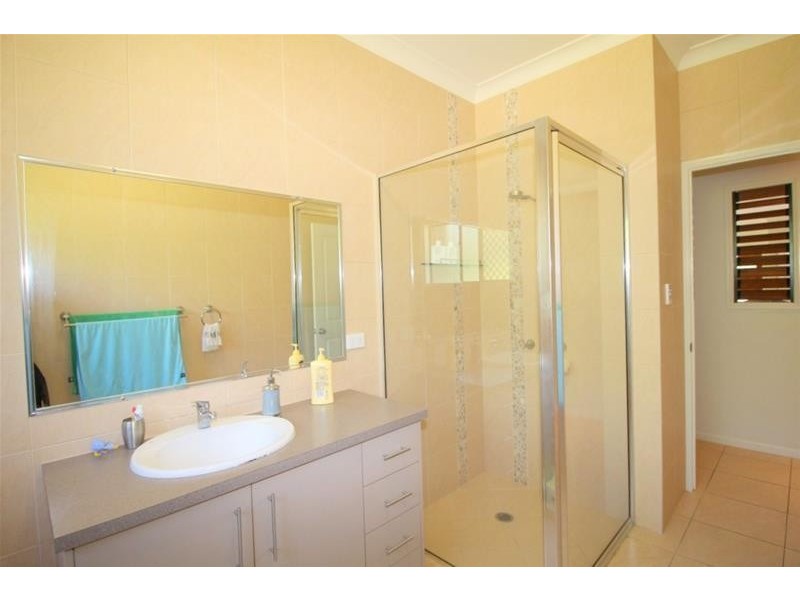 26 Southward Street, Mission Beach QLD 4852